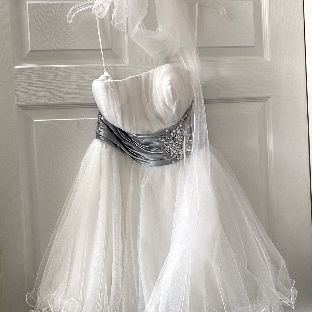 Frilly gray white prom dress
